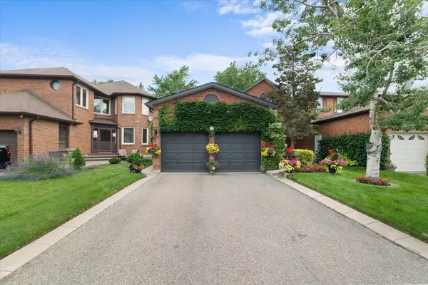 77 Lord Simcoe DR, Brampton, ON L6S 5H1