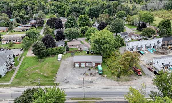 745 KING ST W, Gananoque, ON K7G 2H6