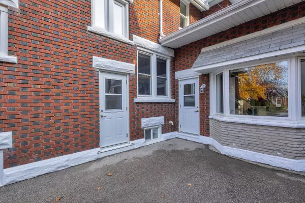 Kitchener, ON N2M 1J4,57 Patricia AVE