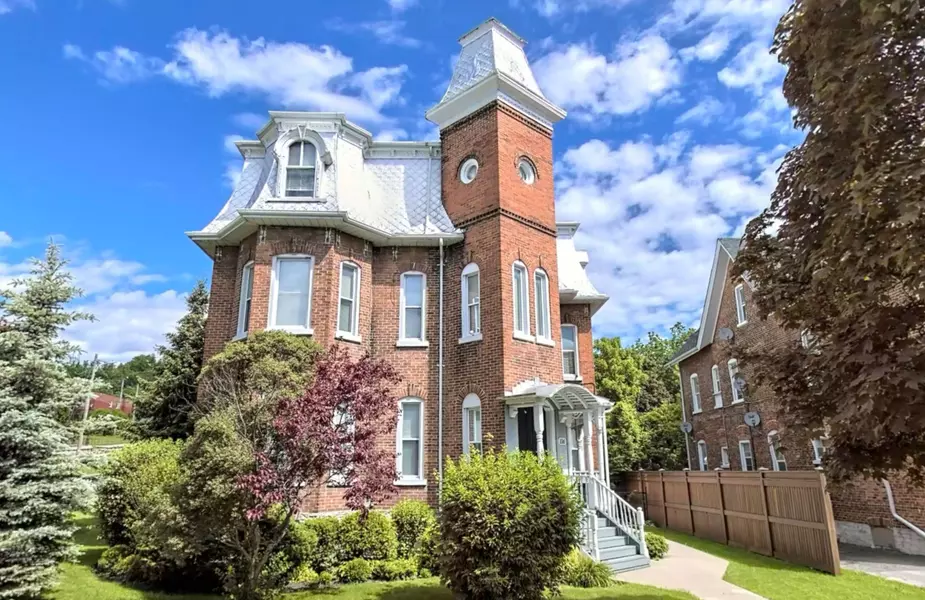 116 King ST #5, Quinte West, ON K8V 3W3