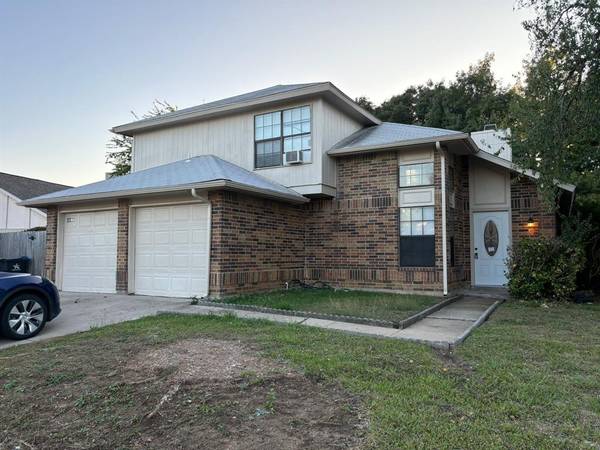 2222 Wamsetta Drive, Arlington, TX 76018