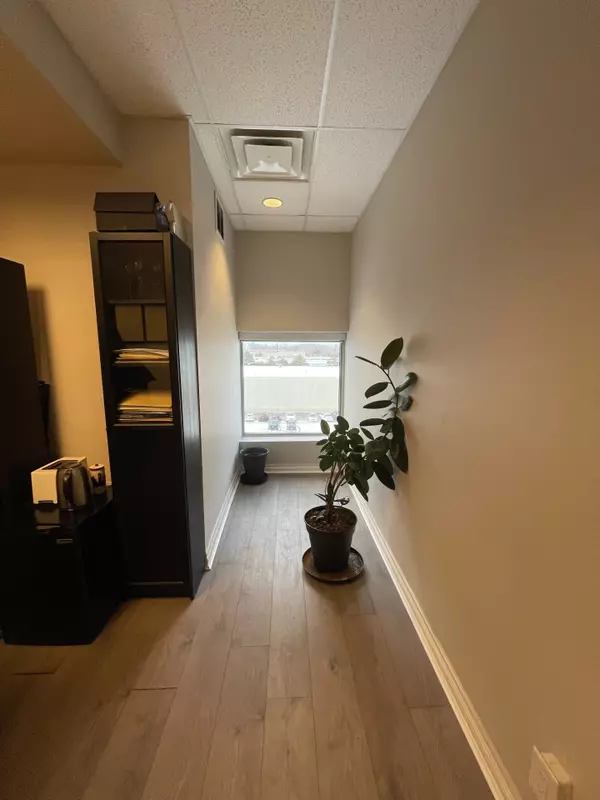 Richmond Hill, ON L4B 0A9,9140 Leslie ST #401