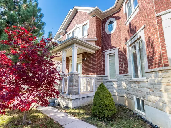 Richmond Hill, ON L4E 0J5,2 Lourakis ST