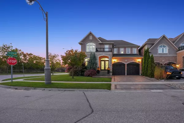 Oakville, ON L6L 0A5,251 Beechtree CRES