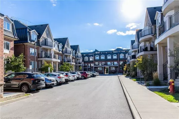 Oakville, ON L6M 0J7,2420 BARONWOOD DR #42-02