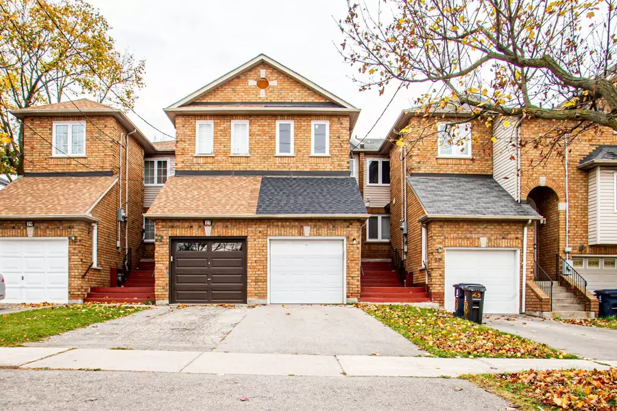 25 Warner AVE, Toronto C13, ON M4A 2X1