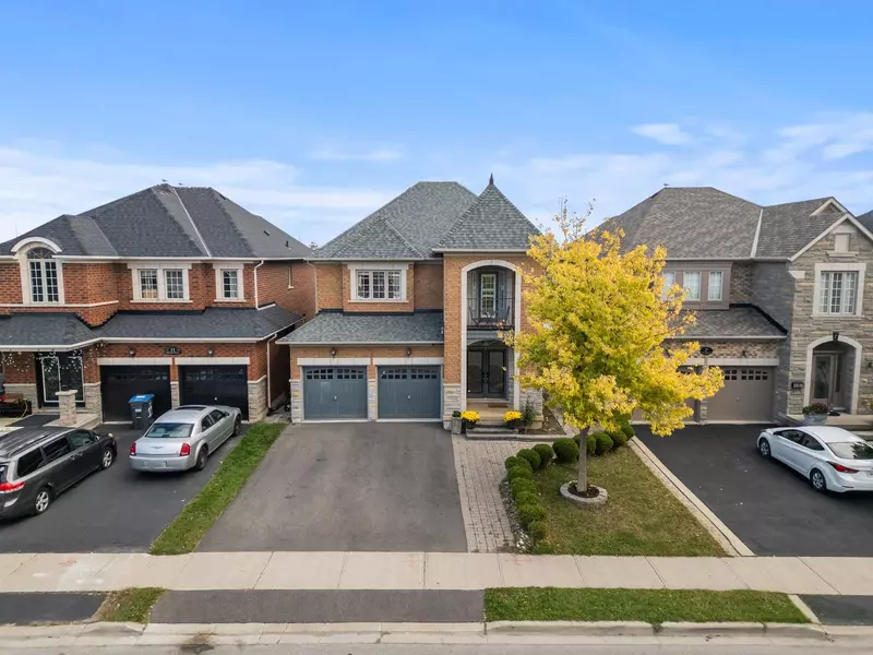 9 Watchman RD, Brampton, ON L6P 2E9