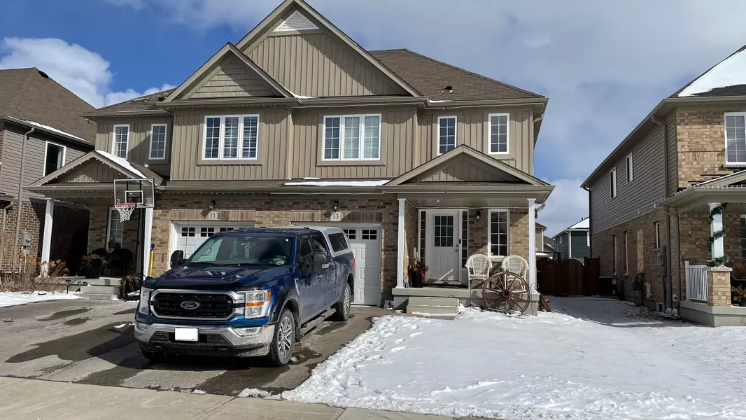 13 Freer DR, North Dumfries, ON N0B 1E0