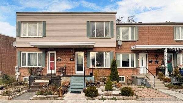 740 Kennedy RD #29, Toronto E04, ON M1K 2C5