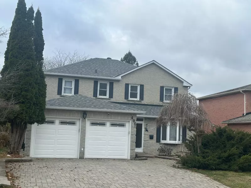 406 Glover LN, Newmarket, ON L3Y 7G7