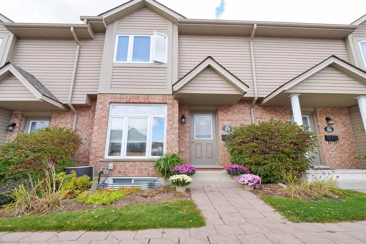 London, ON N6G 5R9,1600 Mickleborough AVE #37