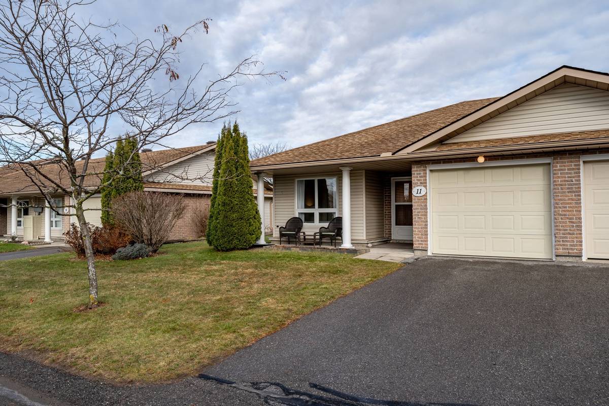 Hastings, ON K8P 5N1,15 Aldersgate DR #11