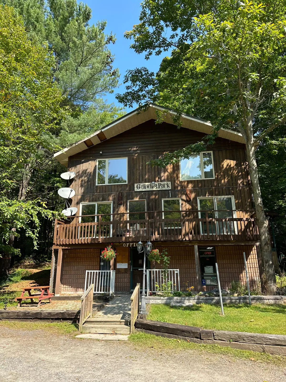 Muskoka Lakes, ON P0C 1M0,1025 Gull Wing Lake RD