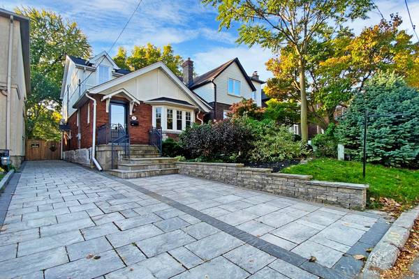 387 Old Orchard GRV, Toronto C04, ON M5M 2G1