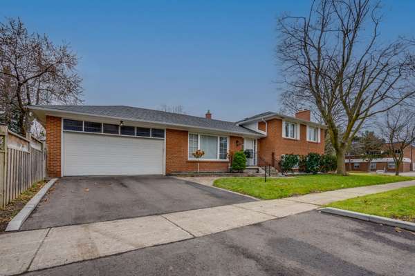 25 Karen RD #Lower, Toronto C13, ON M3A 3L5