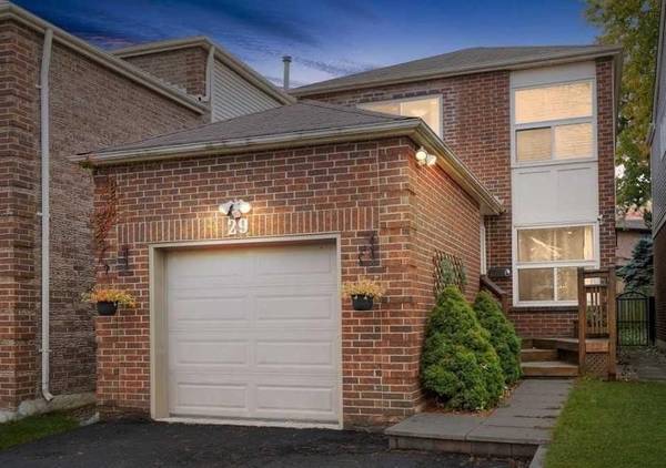 29 Jonathan Gate #Bsmt, Vaughan, ON L4J 5K4