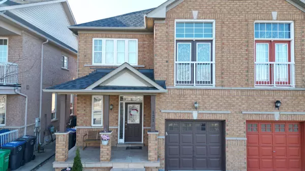 121 Ashdale RD, Brampton, ON L6Y 5N2