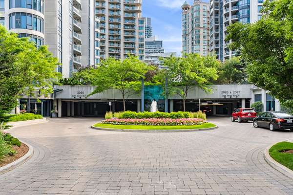 2095 Lake Shore BLVD W #318, Toronto W06, ON M8V 4G4