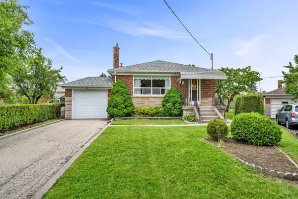 5 Picton CRES, Toronto W05, ON M3K 1W4