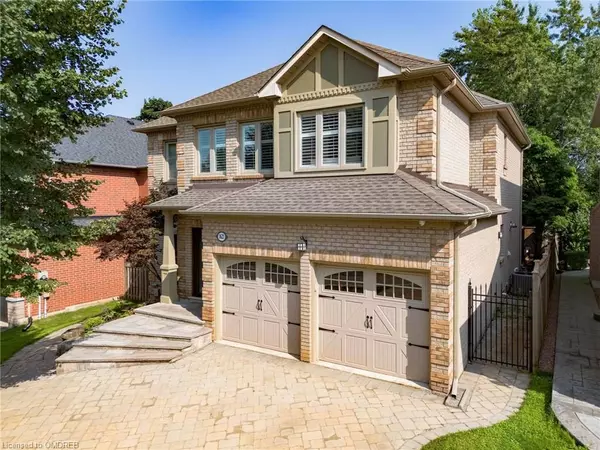 Oakville, ON L6H 6E4,1621 Bayshire DR