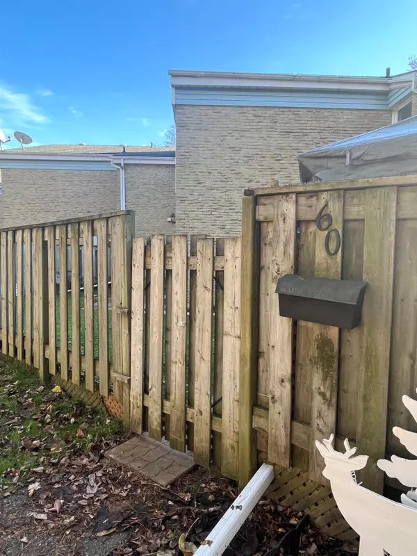 33 Burns DR #60, Guelph, ON N1H 6V8