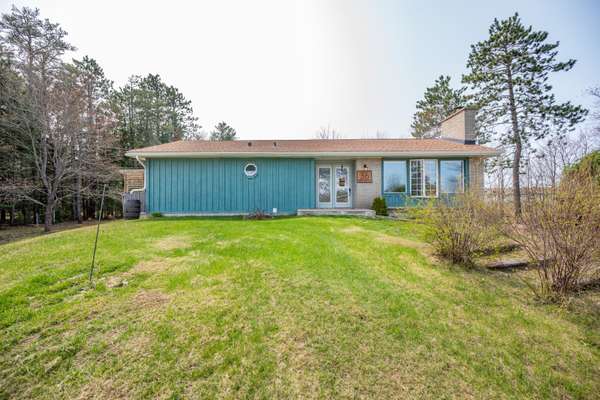 36 Labine CRES, Petawawa, ON K8H 2J2