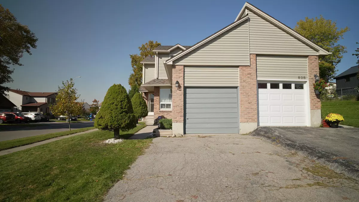 Durham, ON L1J 7B8,830 CAVAN CT