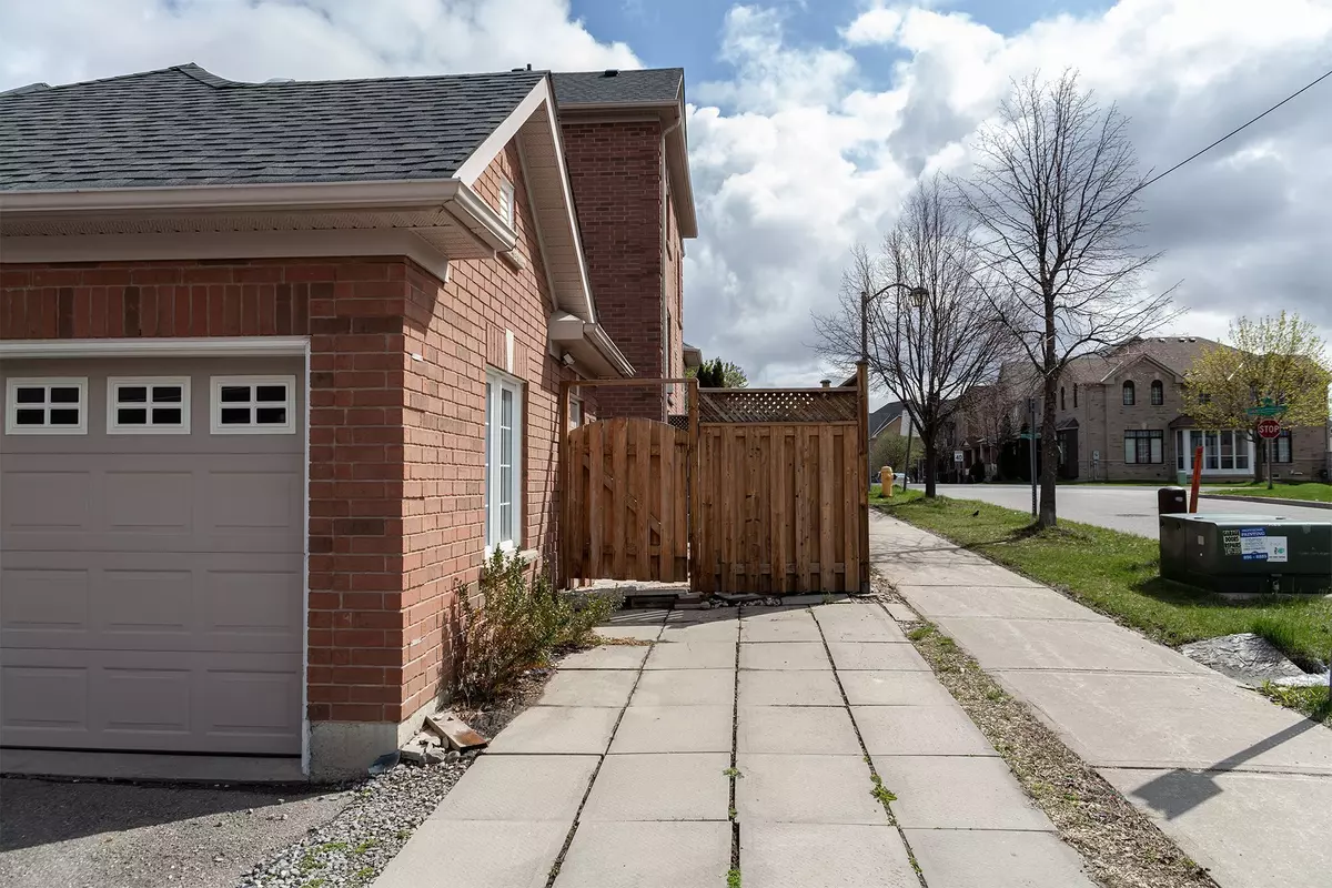 Markham, ON L6C 0C2,344 William Berczy BLVD #Bsmt #1