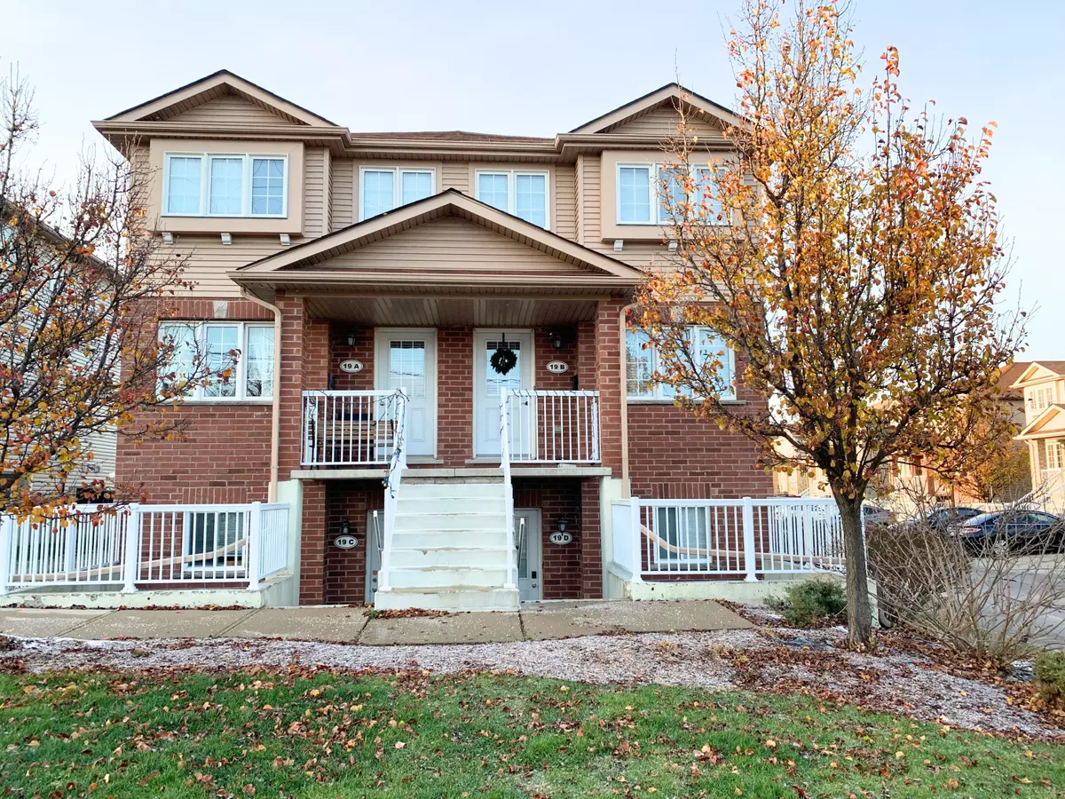 Kitchener, ON N2E 0A3,50 Howe DR #19D