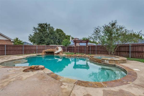 103 Bayonne Drive, Mansfield, TX 76063