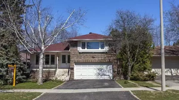 11 Francine DR, Toronto C15, ON M2H 2G5