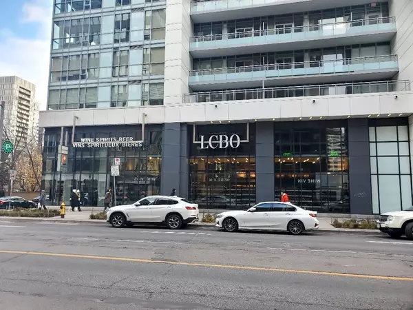 Toronto C10, ON M4S 0A5,98 Lillian ST #210