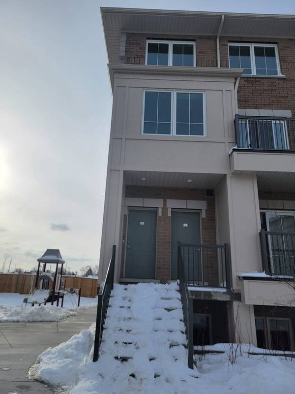 480 Beresford PATH, Oshawa, ON L1H 0B2