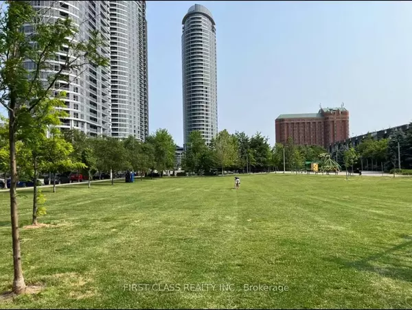 Toronto E07, ON M1S 0L3,255 Village Green SQ #9