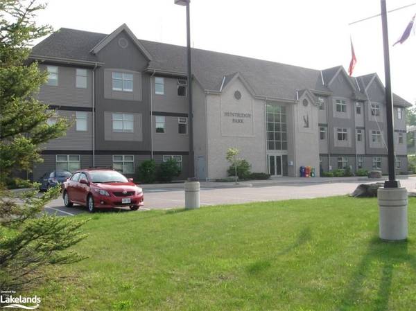 395 CENTRE ST ST N #102-1-9, Huntsville, ON P1H 2P5