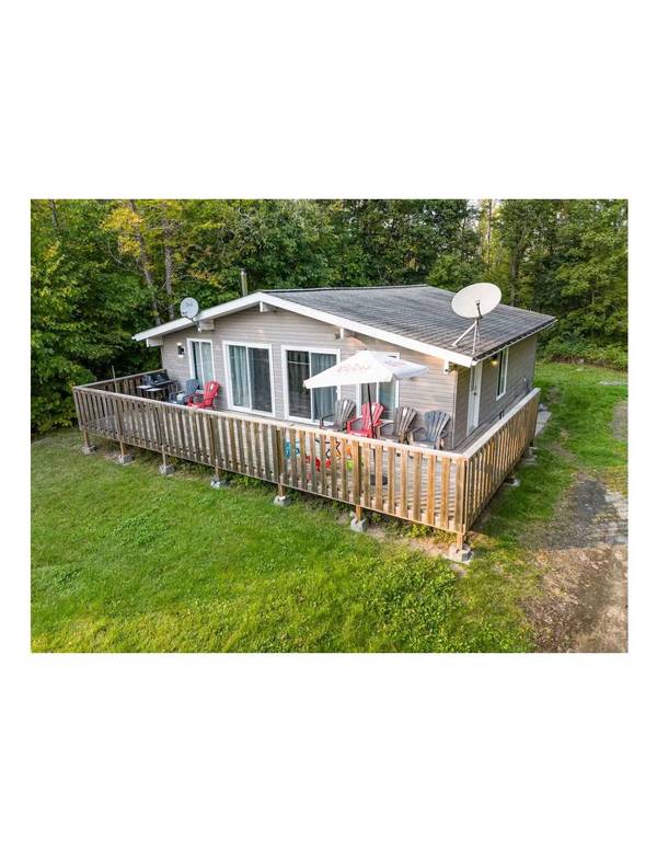 179 Chapman DR, Magnetawan, ON P0A 1C0