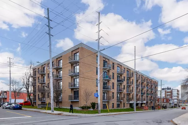 West Centre Town, ON K1Y 2M2,50 Burnside AVE #309