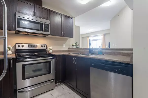 Guelph, ON N1L 0K8,2 Colonial DR #412