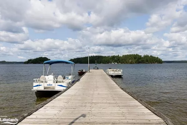 Muskoka Lakes, ON P0B 1M0,1098 LAWRENCE PIT RD