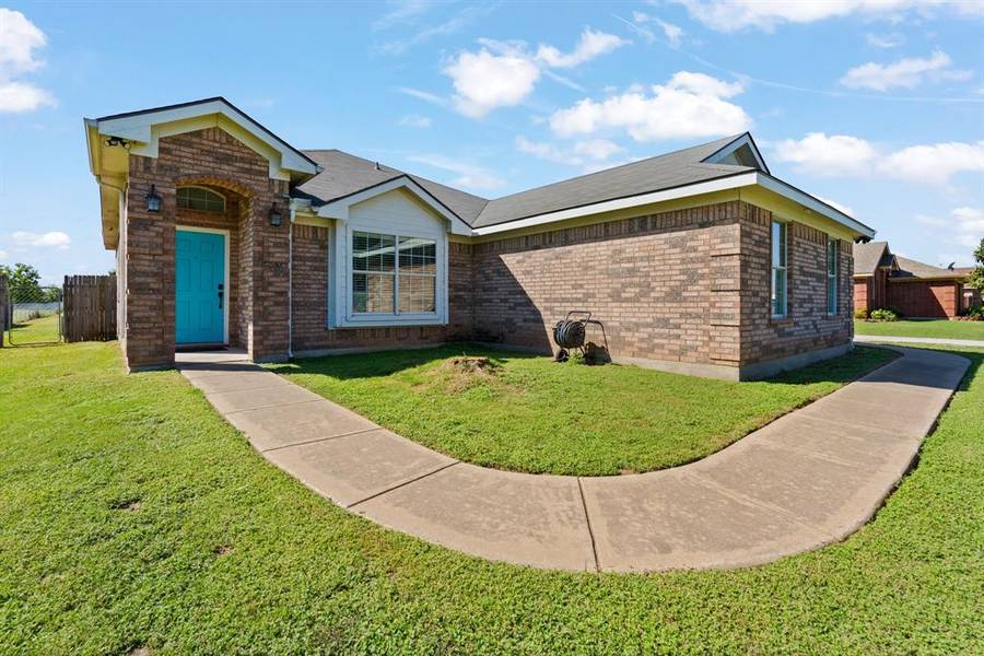 2101 Saler Drive, Crowley, TX 76036