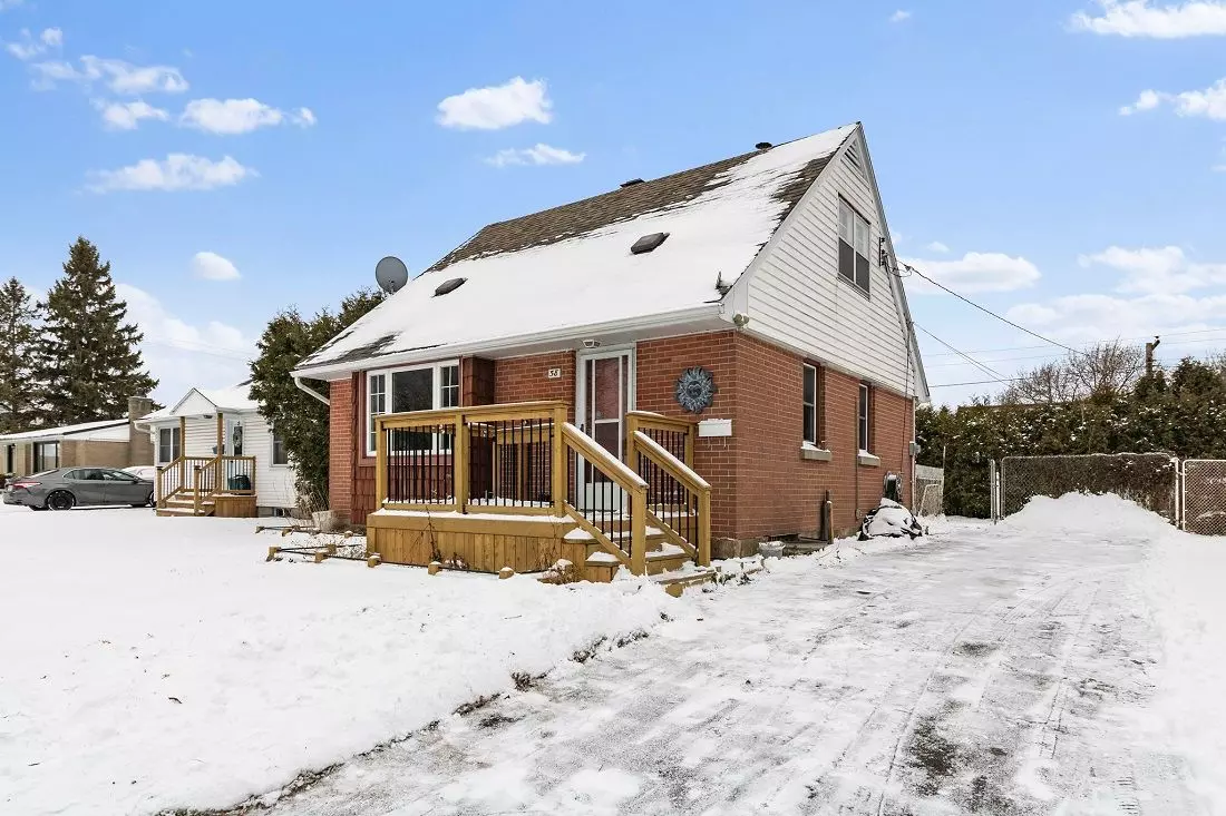 Brockville, ON K6V 2T8,58 Bisley CRES