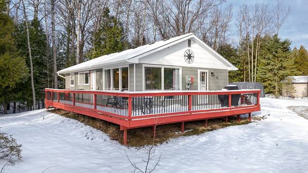 12 Pierce ST S, South Bruce Peninsula, ON N0H 2T0