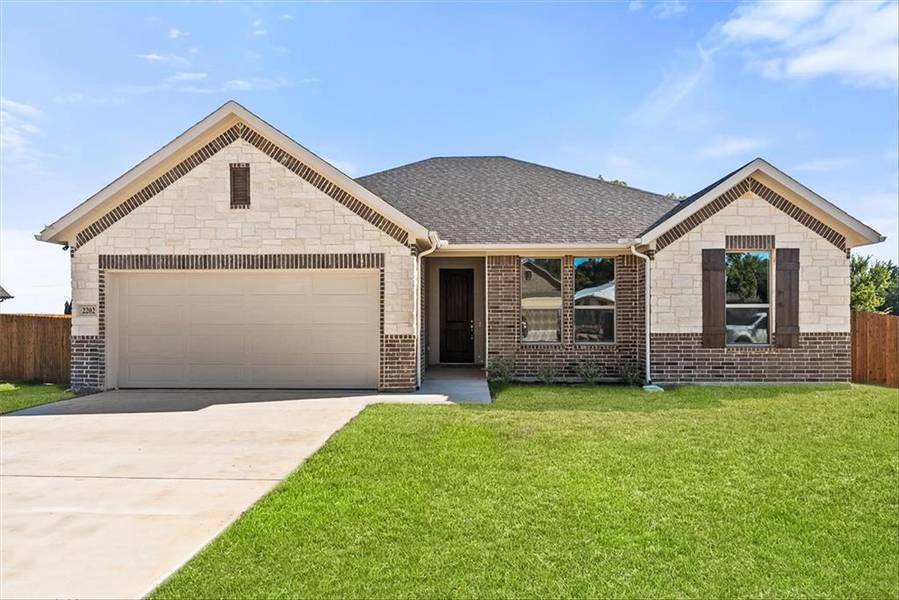 2202 Briarwood Drive, Bridgeport, TX 76426