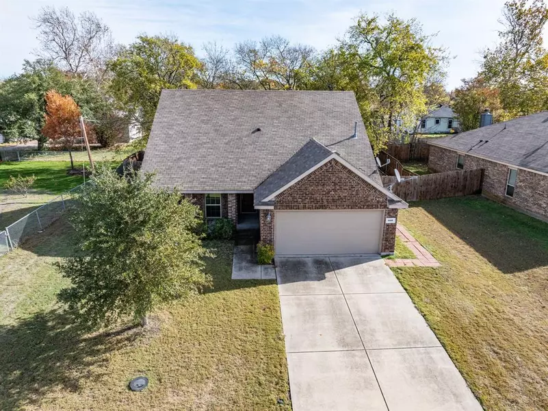 606 Jouette Street, Farmersville, TX 75442