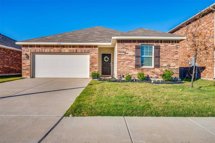 10316 Jameson Lane, Fort Worth, TX 76036