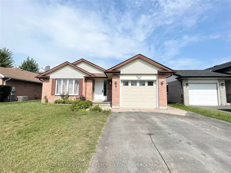 8 Northumberland BLVD, Quinte West, ON K8V 6W5