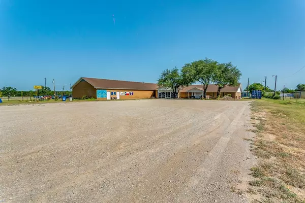 Lipan, TX 76462,220 W Lipan Drive