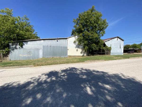 301 4th Avenue, Mineral Wells, TX 76067