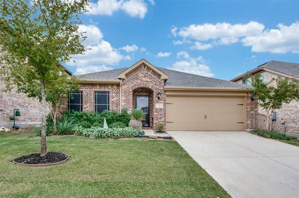 1252 Pleasant Knoll Trail, Aubrey, TX 76227