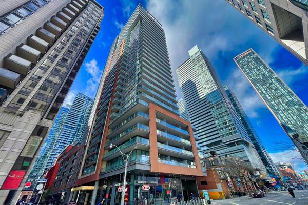 8 Mercer ST #803, Toronto C01, ON M5V 0C4